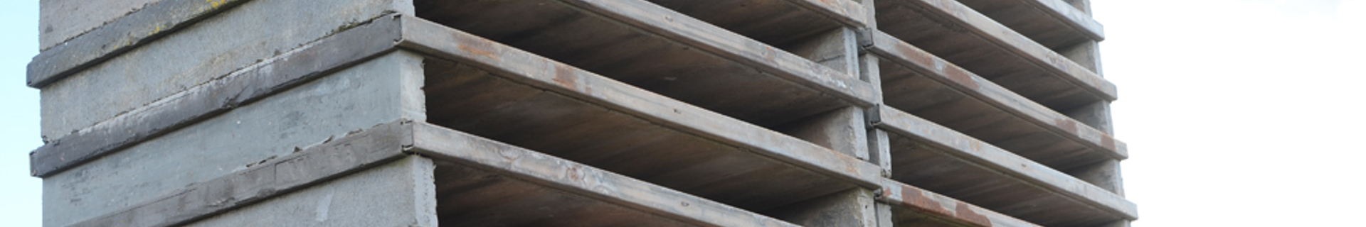 Kuntstof Pallets Dam Beton