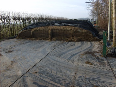 Rubberplaten Dam Beton