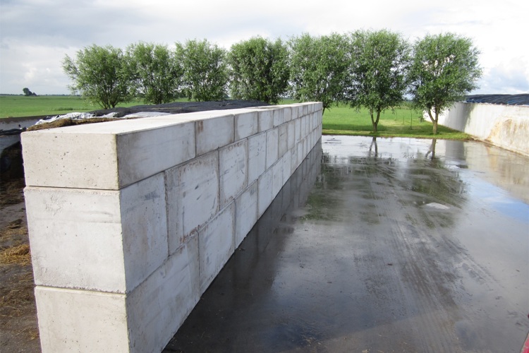 megablokken van beton - dam beton