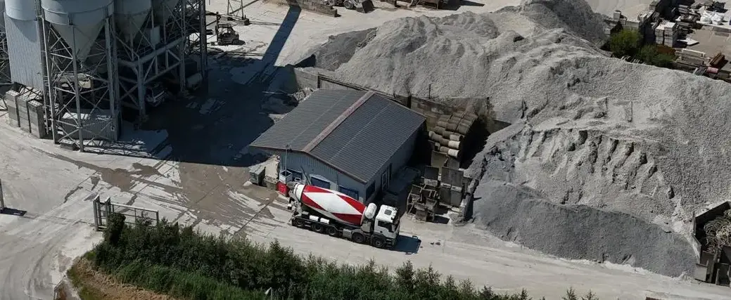 overzichtsfoto-betoncentrale-2.webp