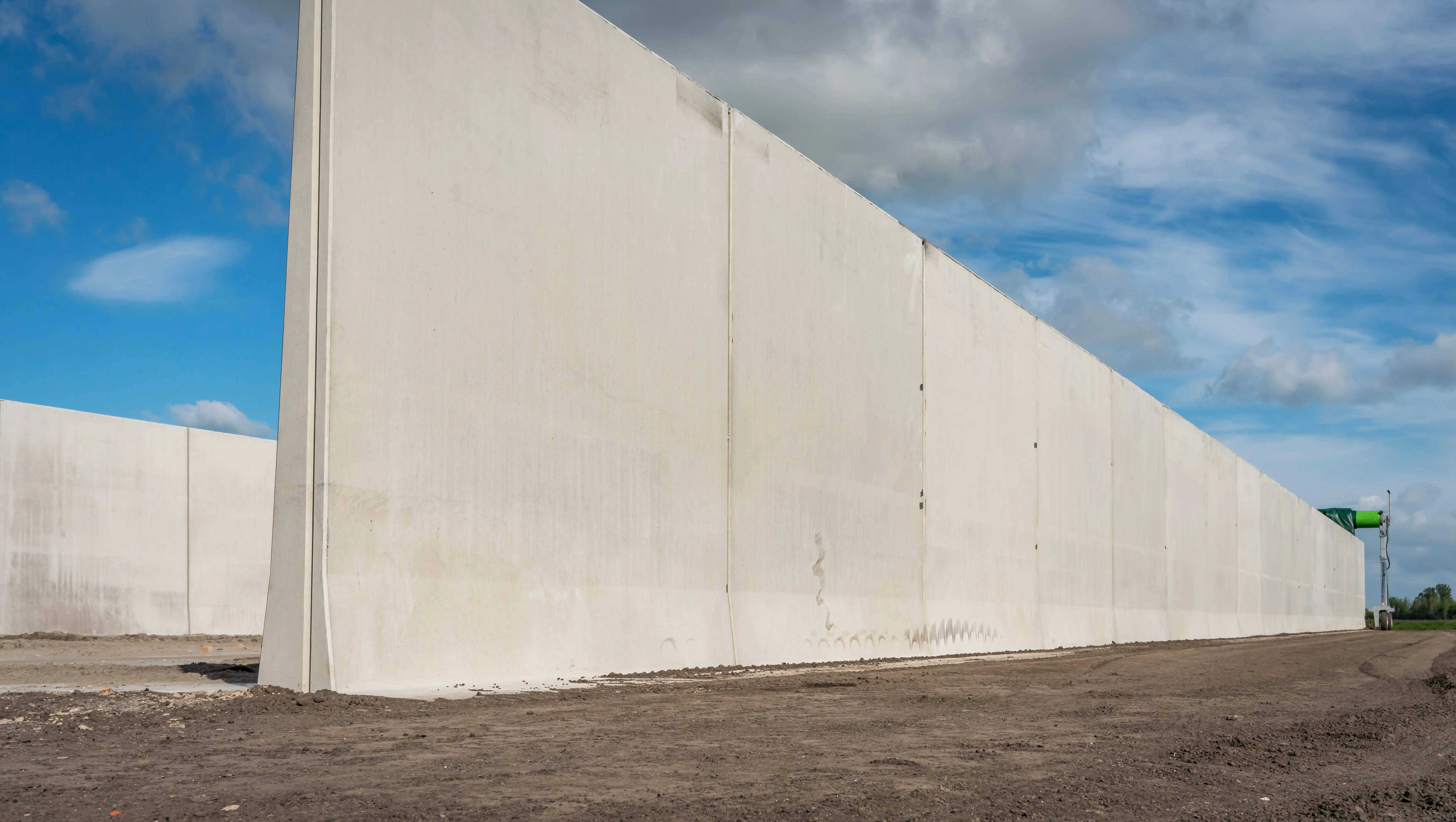 Keerwanden van Dam Beton